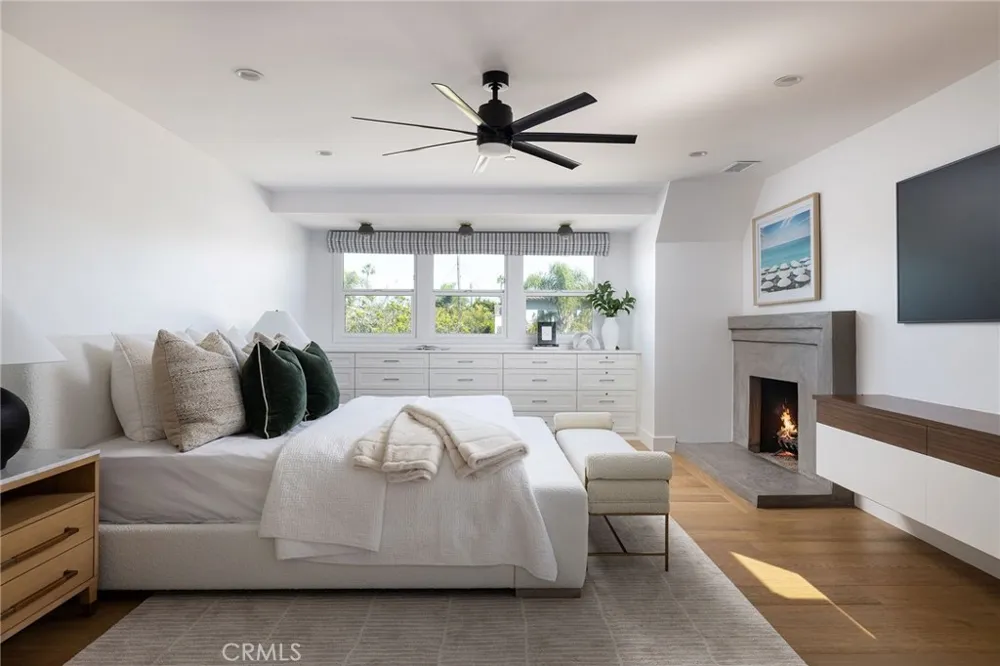 1230 Crystal Cove Way Seal Beach, CA 90740