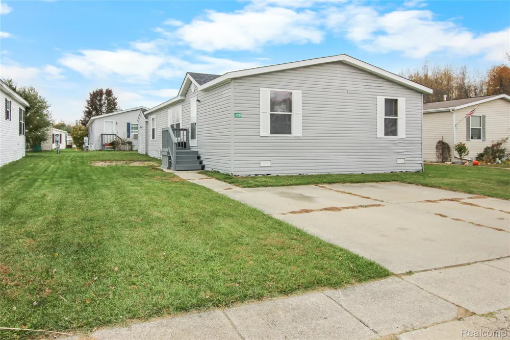328 White Oak Lane Augusta Charter Township, MI 48190