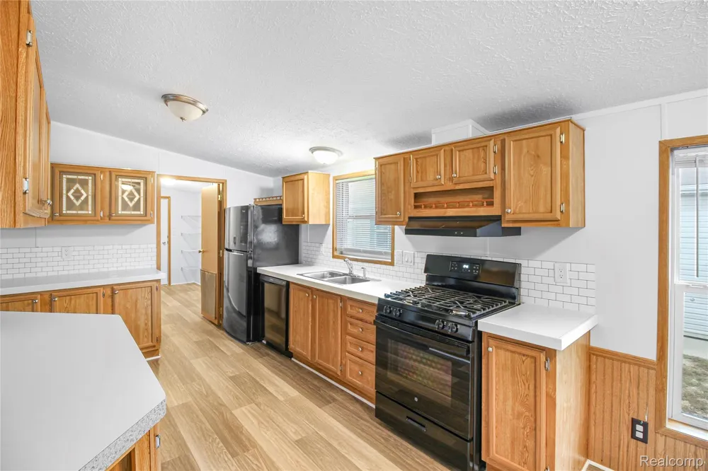 328 White Oak Lane Augusta Charter Township, MI 48190