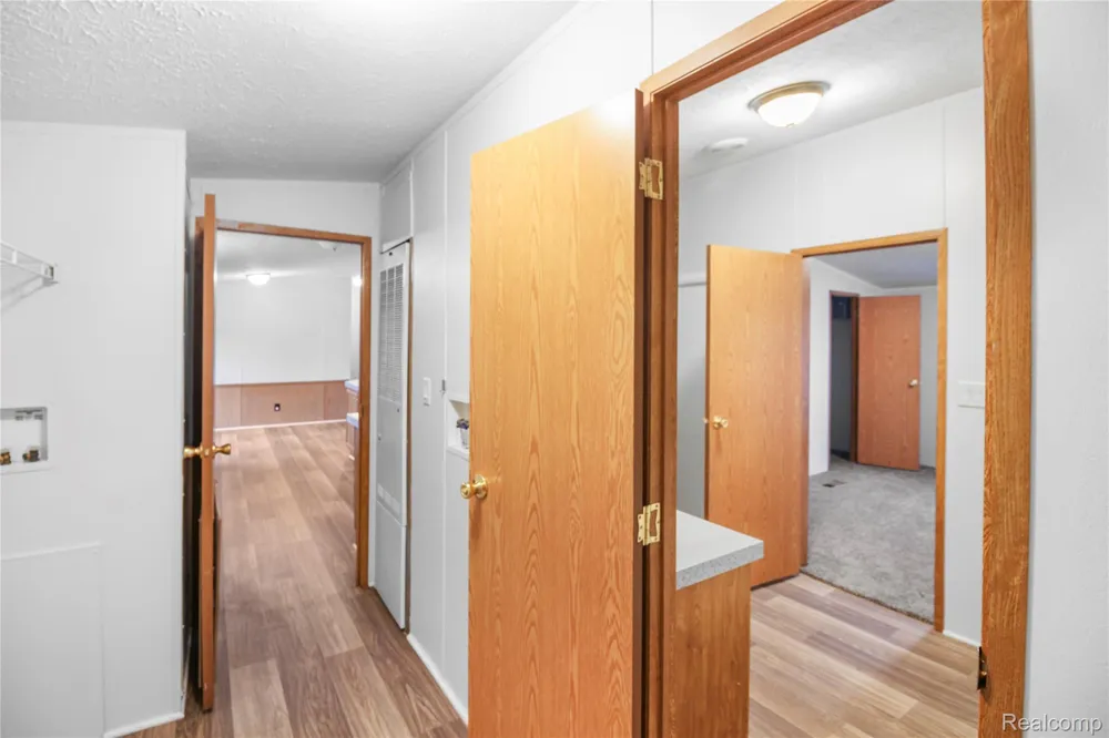 328 White Oak Lane Augusta Charter Township, MI 48190