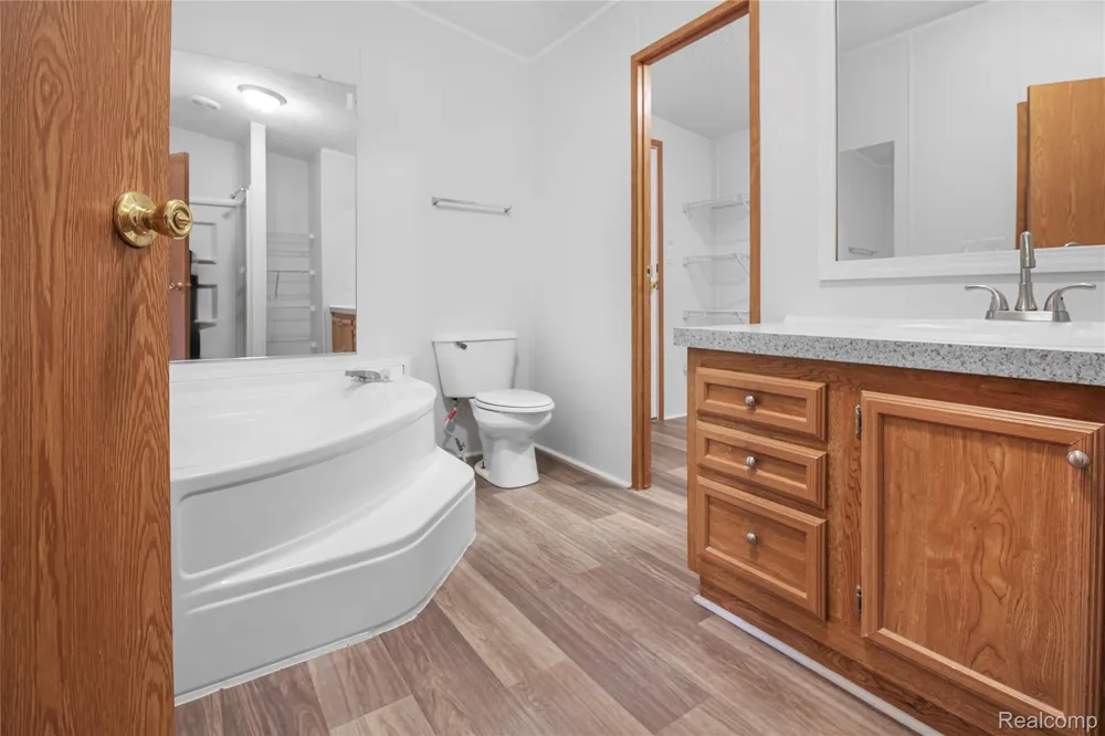 328 White Oak Lane Augusta Charter Township, MI 48190
