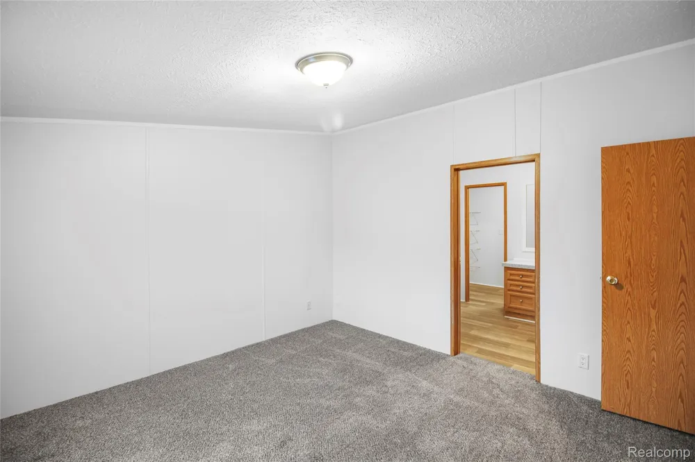 328 White Oak Lane Augusta Charter Township, MI 48190