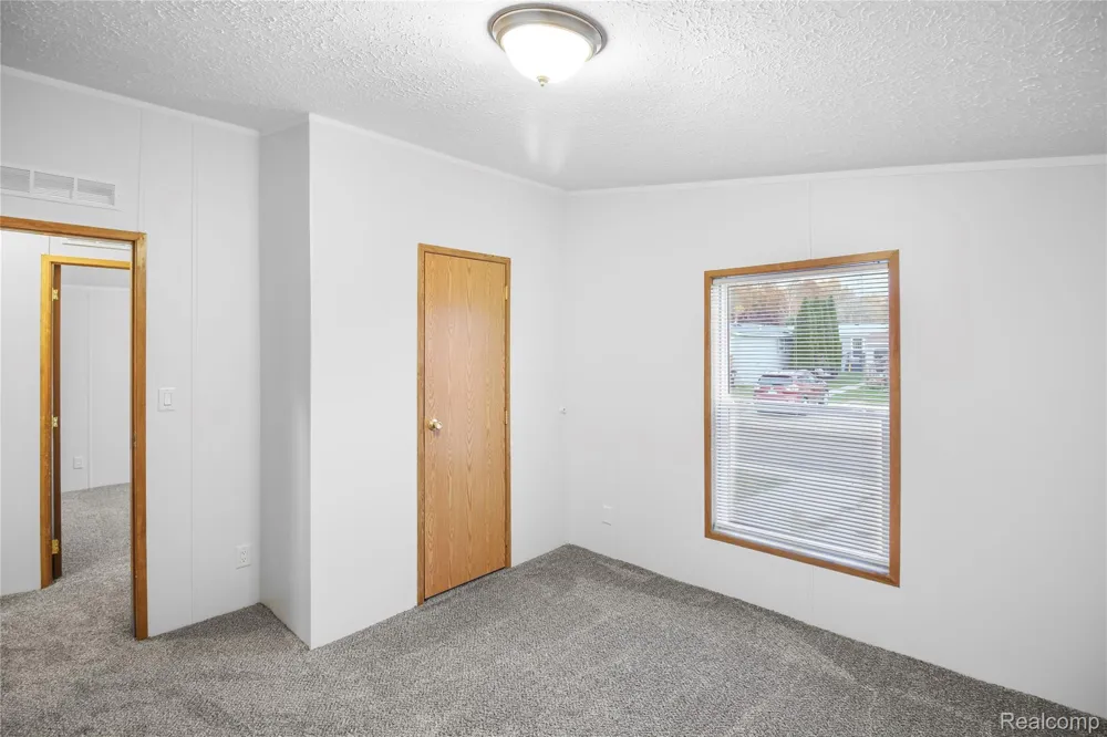 328 White Oak Lane Augusta Charter Township, MI 48190
