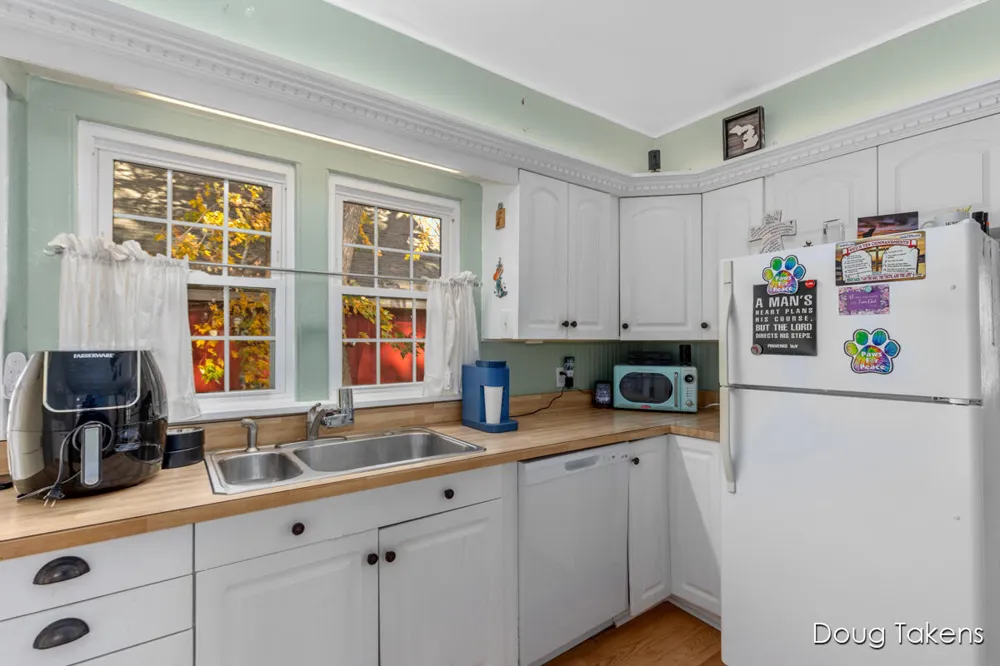 209 Rex Avenue Spring Lake Village, MI 49456