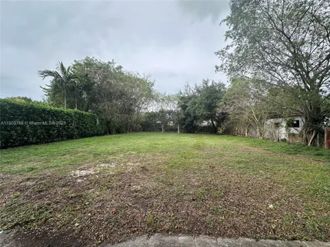 157 NW 104th St