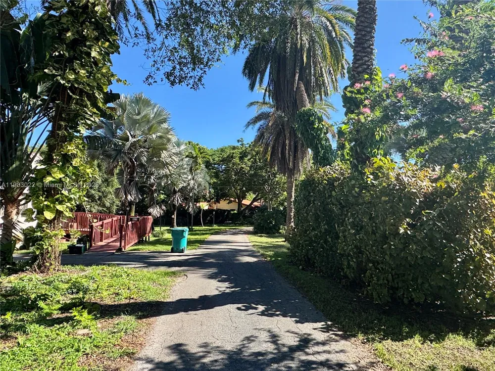 519 NE 118th St Biscayne Park, FL 33161
