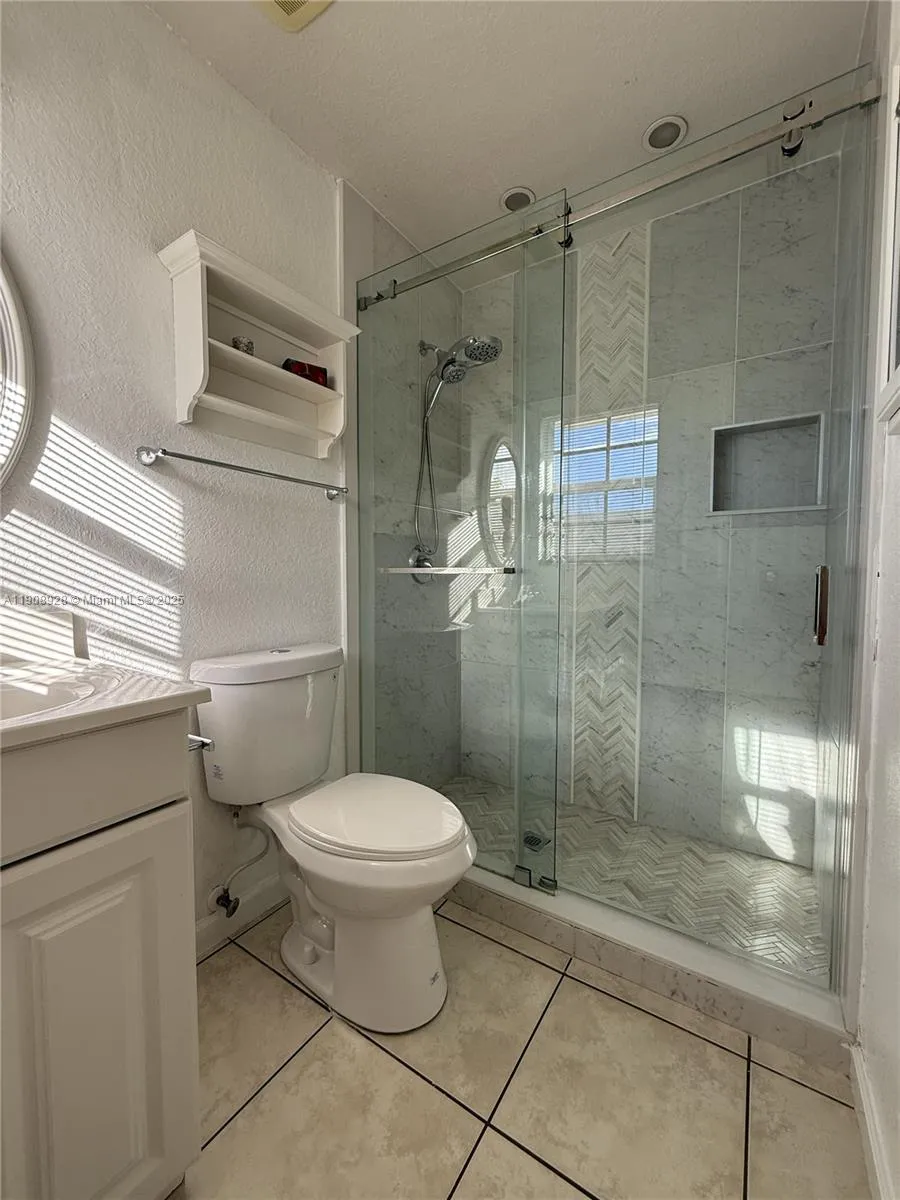 150 Peace Ave Key Largo, FL 33037