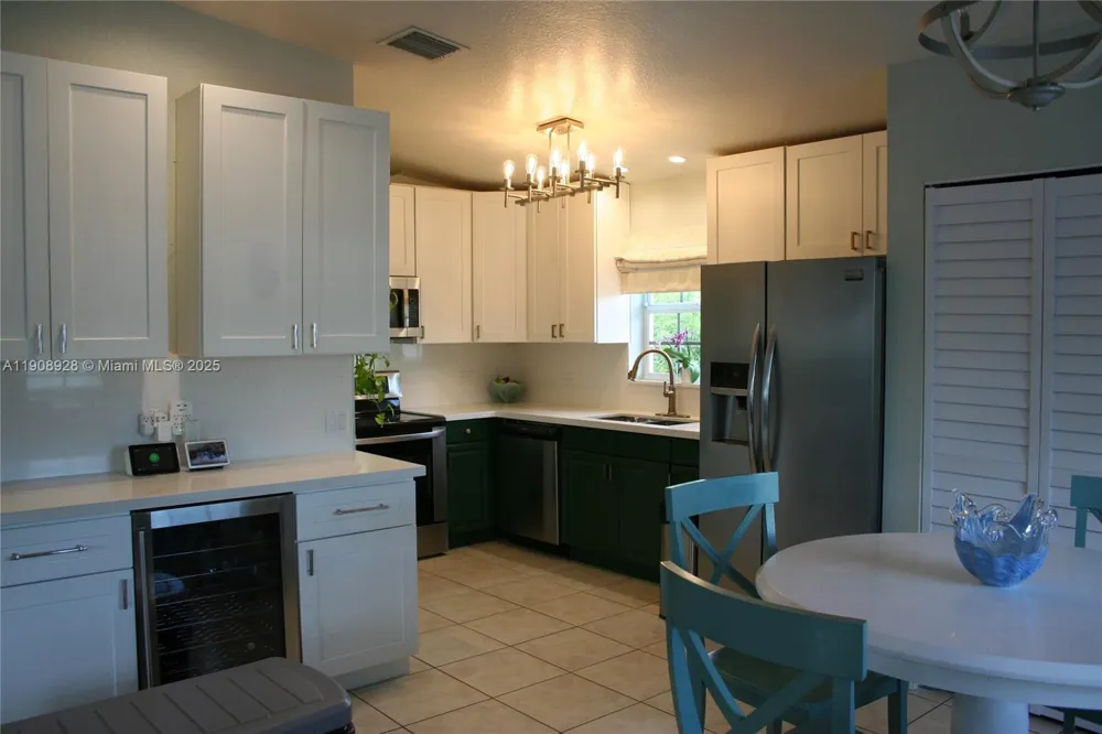 150 Peace Ave Key Largo, FL 33037