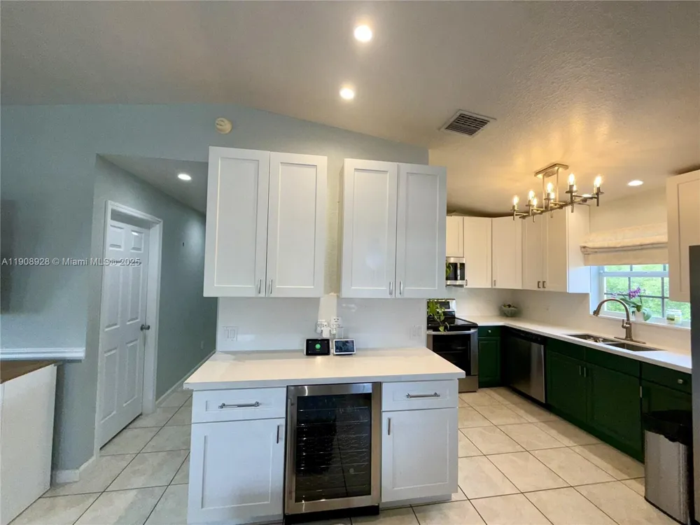 150 Peace Ave Key Largo, FL 33037