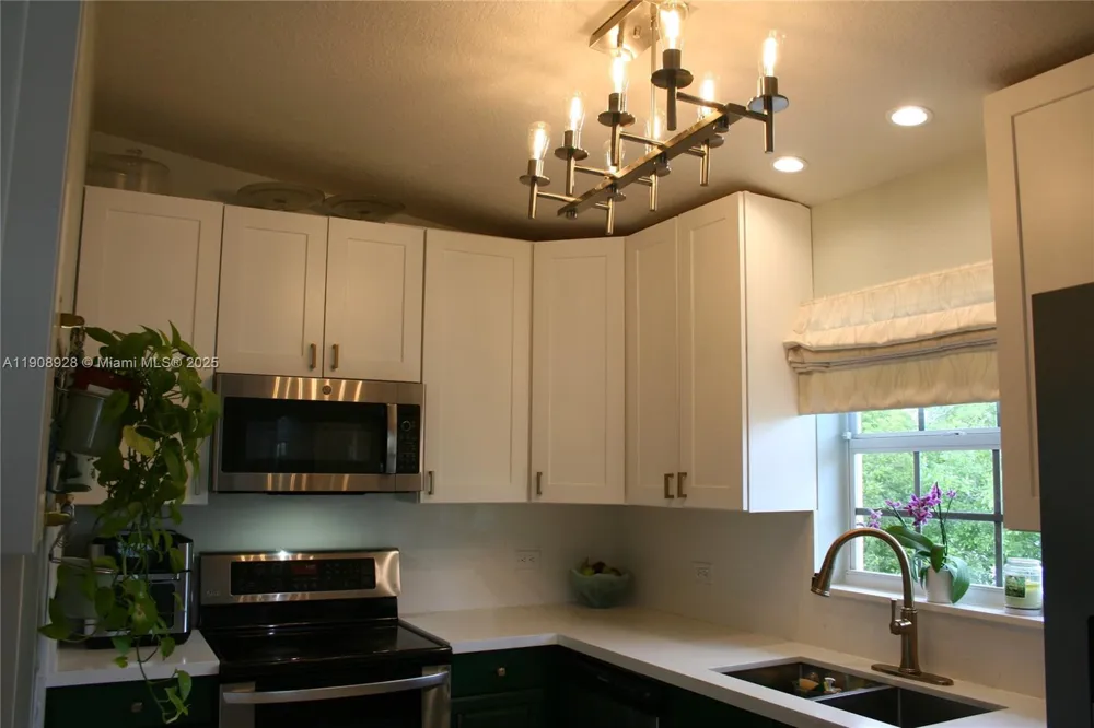 150 Peace Ave Key Largo, FL 33037