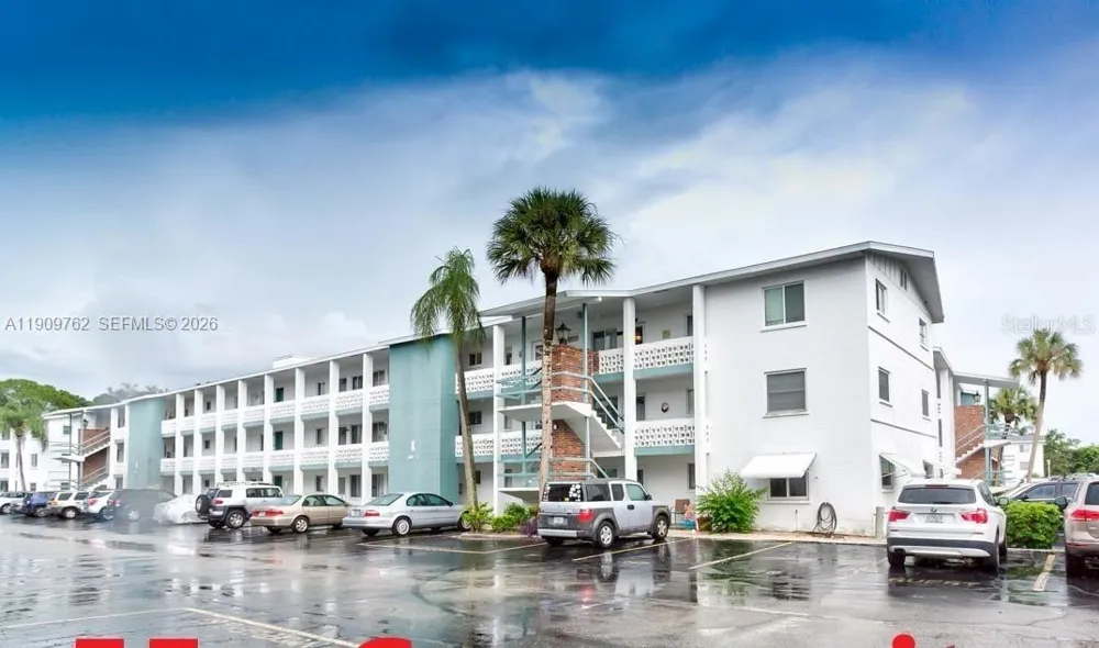 1832 Sunny Drive #D-32 Bradenton, FL 34207