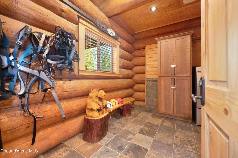 122 Makridge Lane Kingston, ID 83839