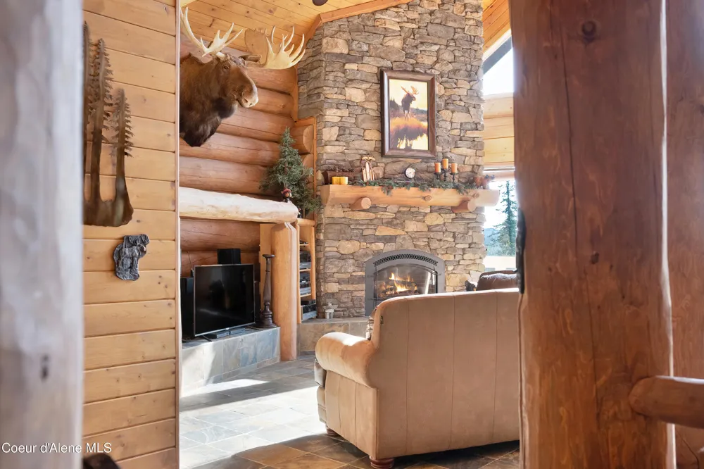 122 Makridge Lane Kingston, ID 83839