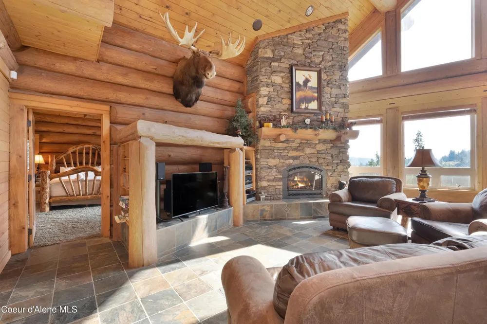 122 Makridge Lane Kingston, ID 83839