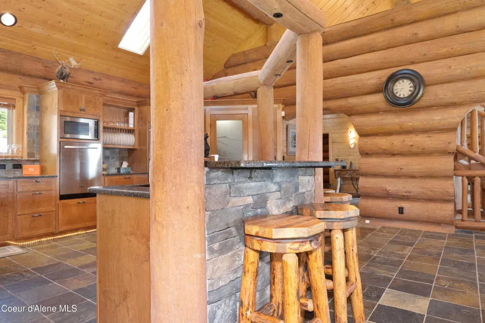 122 Makridge Lane Kingston, ID 83839