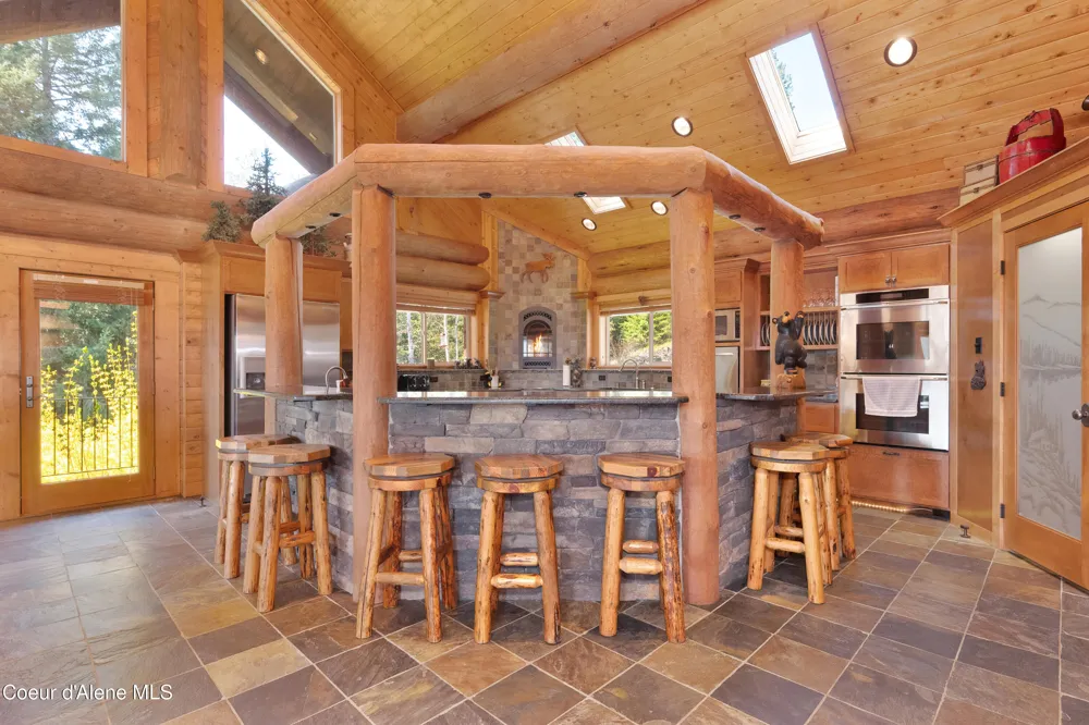 122 Makridge Lane Kingston, ID 83839