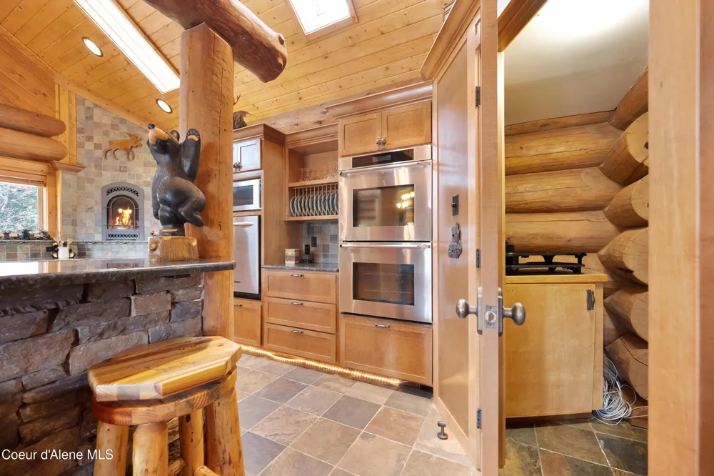 122 Makridge Lane Kingston, ID 83839