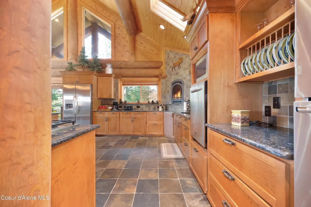 122 Makridge Lane Kingston, ID 83839
