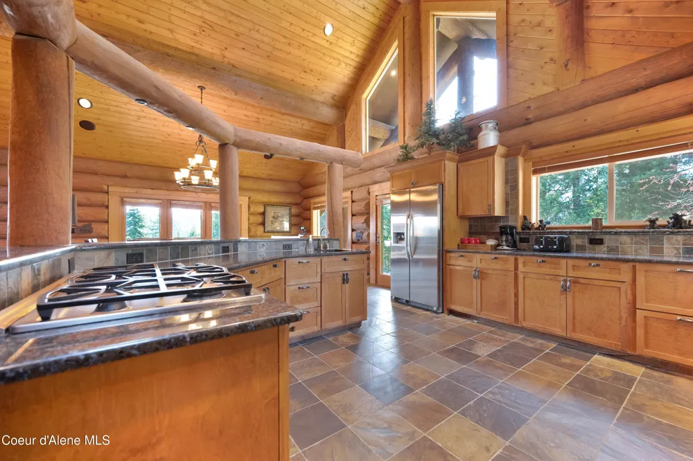 122 Makridge Lane Kingston, ID 83839