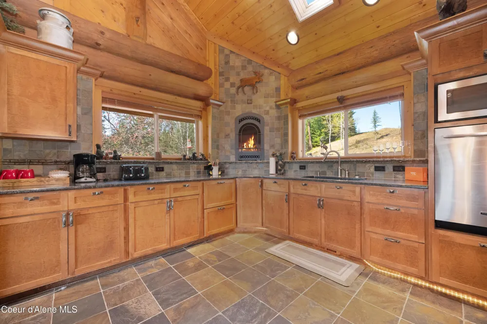 122 Makridge Lane Kingston, ID 83839