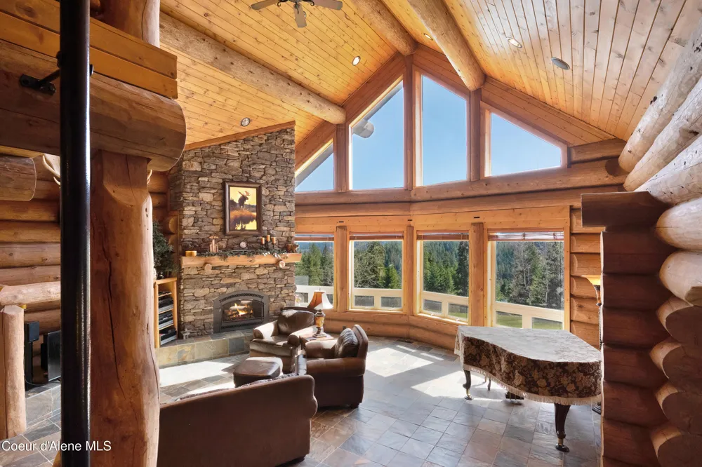 122 Makridge Lane Kingston, ID 83839