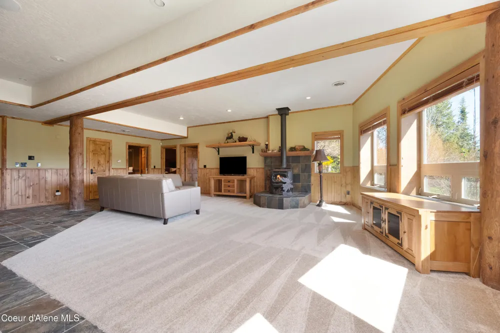 122 Makridge Lane Kingston, ID 83839