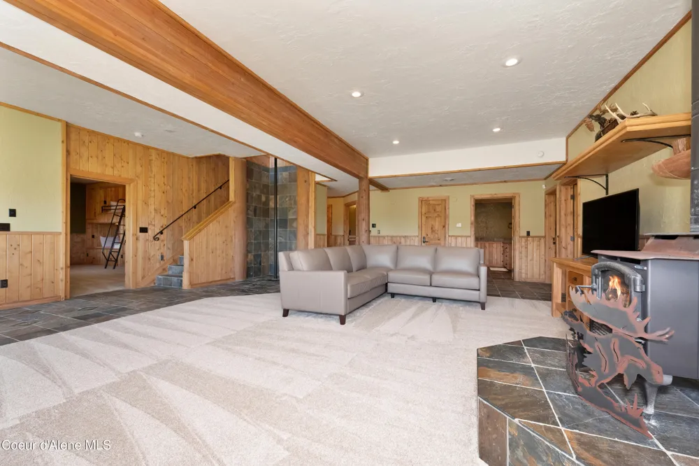 122 Makridge Lane Kingston, ID 83839