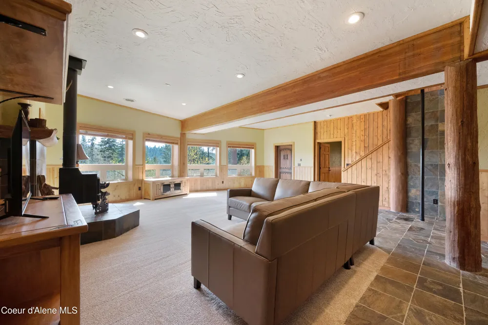 122 Makridge Lane Kingston, ID 83839