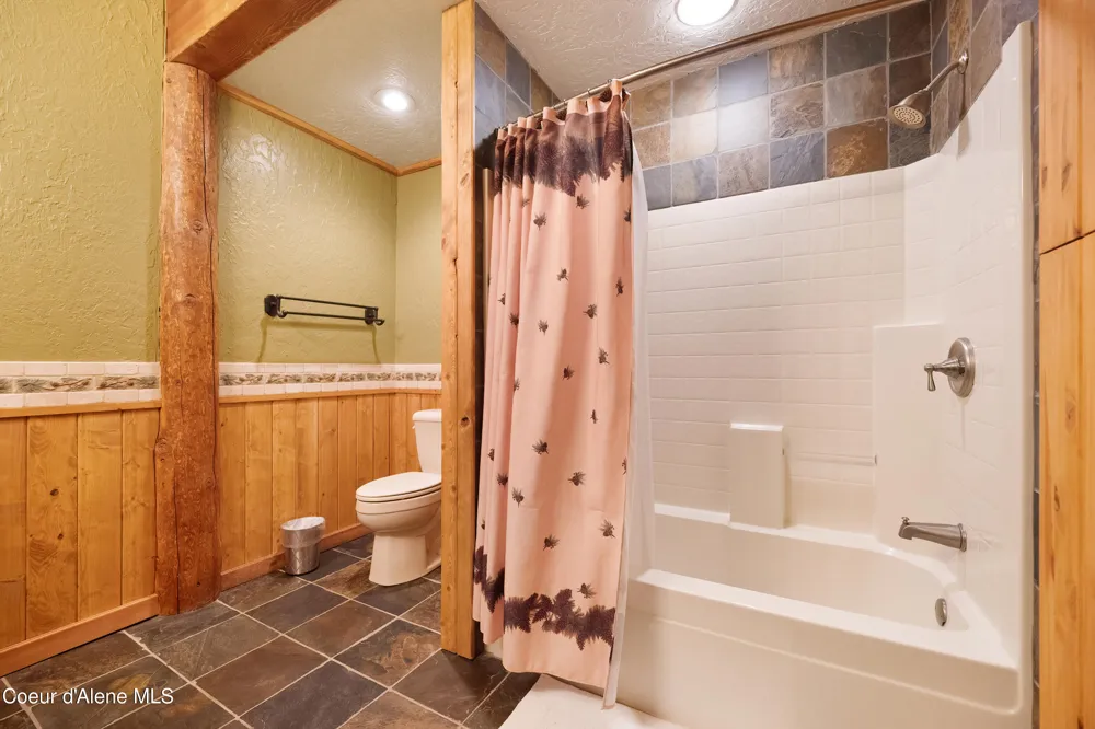 122 Makridge Lane Kingston, ID 83839