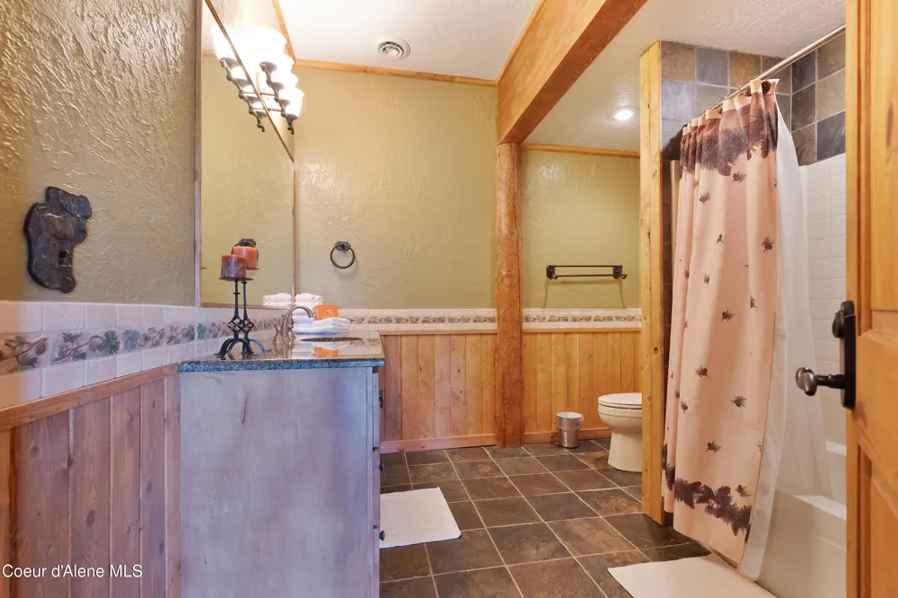 122 Makridge Lane Kingston, ID 83839