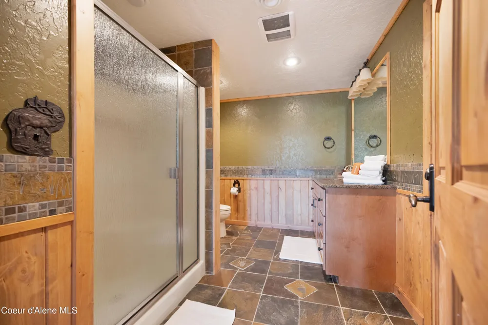 122 Makridge Lane Kingston, ID 83839