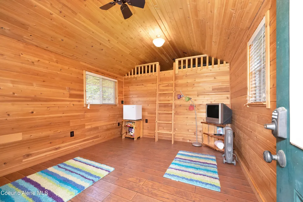 122 Makridge Lane Kingston, ID 83839