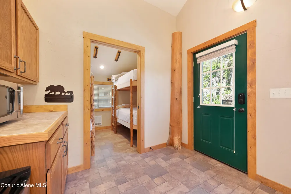 122 Makridge Lane Kingston, ID 83839