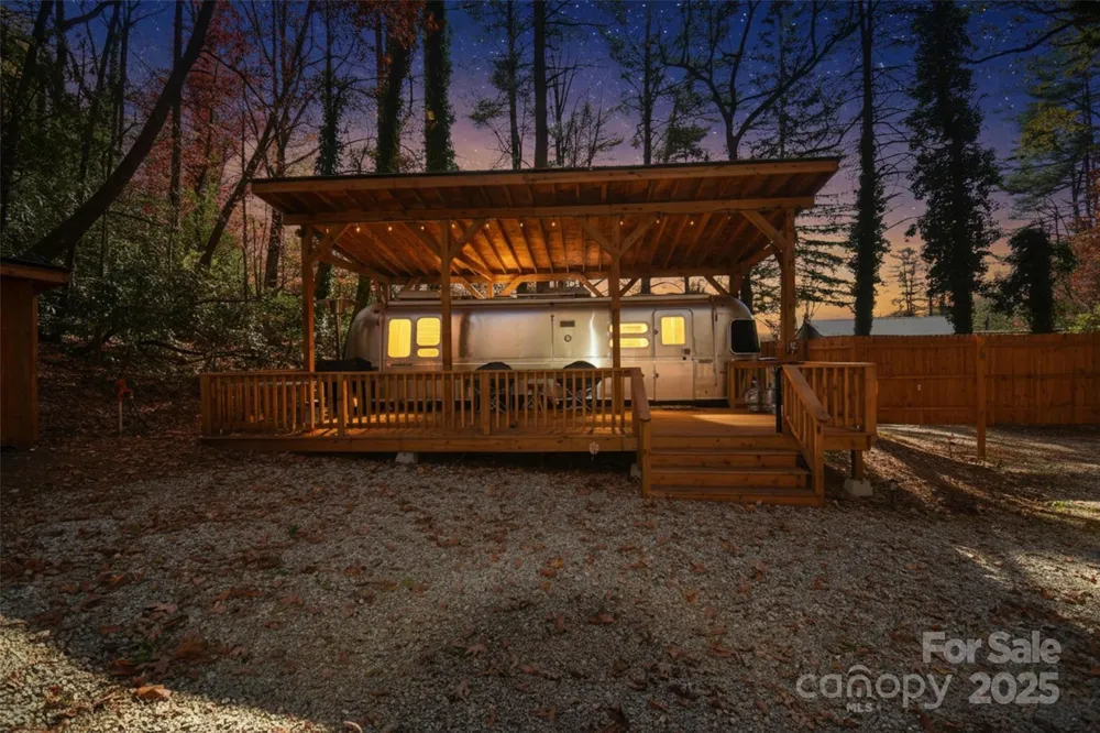 18748 Rosman Highway Sapphire, NC 28774