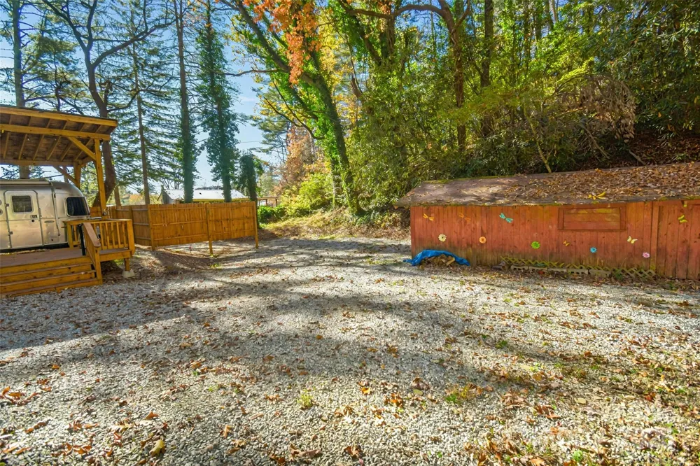 18748 Rosman Highway Sapphire, NC 28774