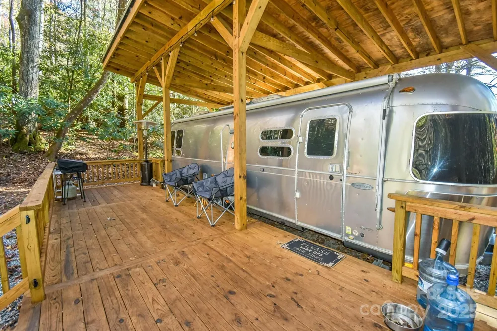 18748 Rosman Highway Sapphire, NC 28774