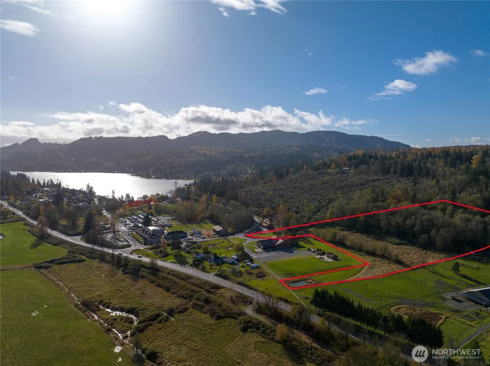 16818 W Big Lake Boulevard Mount Vernon, WA 98274