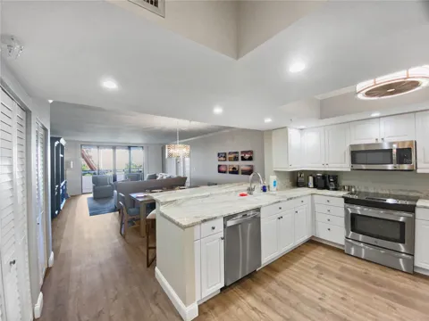 1445 GULF OF MEXICO DRIVE #305