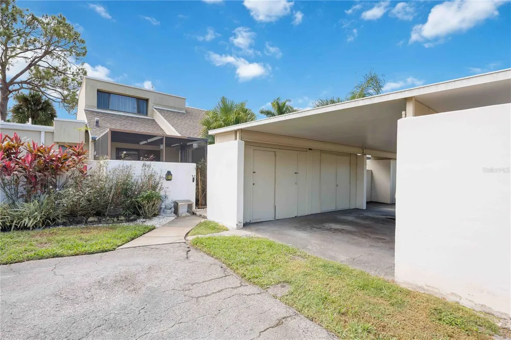 2767 HORSESHOE COURT #Q-3 Sarasota, FL 34235