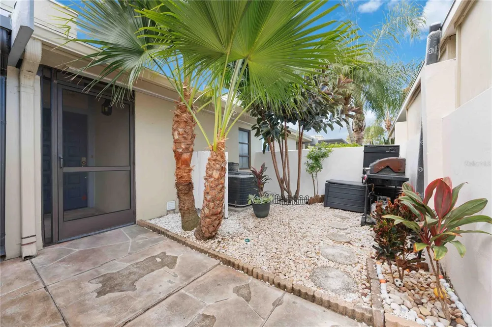 2767 HORSESHOE COURT #Q-3 Sarasota, FL 34235