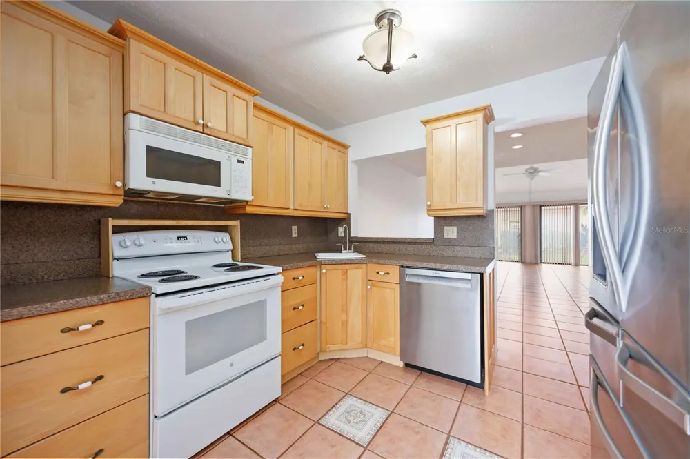 2767 HORSESHOE COURT #Q-3 Sarasota, FL 34235