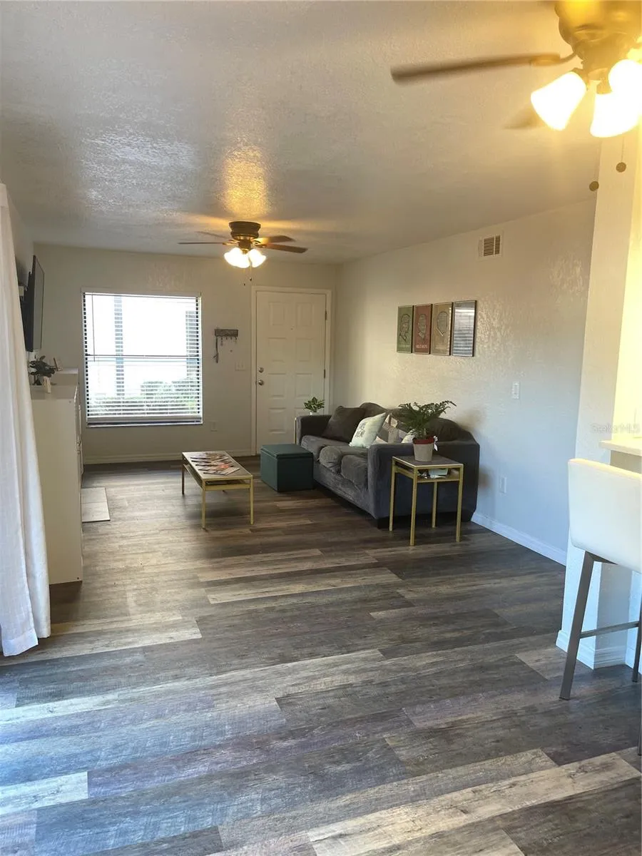 4025 ANGEL OAK COURT #103 Tampa, FL 33613
