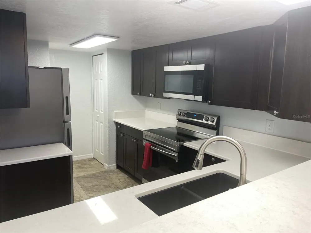 4025 ANGEL OAK COURT #103 Tampa, FL 33613