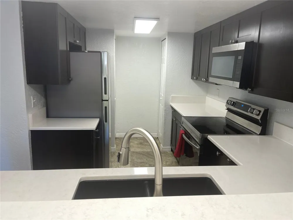 4025 ANGEL OAK COURT #103 Tampa, FL 33613