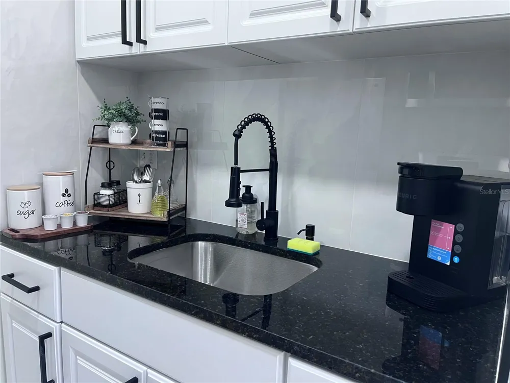 4148 DOLPHIN DRIVE #3 Tampa, FL 33617