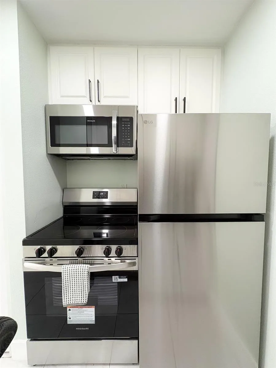 4148 DOLPHIN DRIVE #3 Tampa, FL 33617