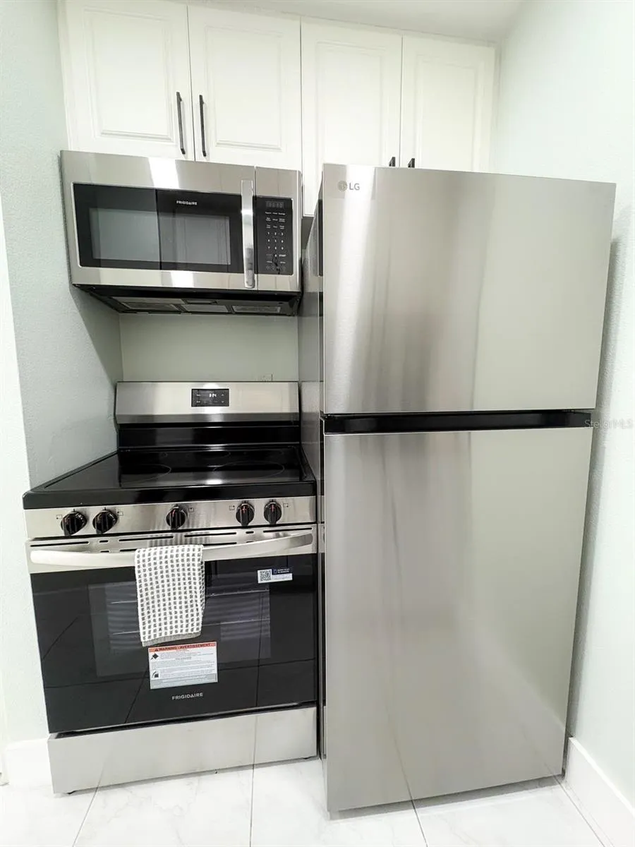 4148 DOLPHIN DRIVE #3 Tampa, FL 33617