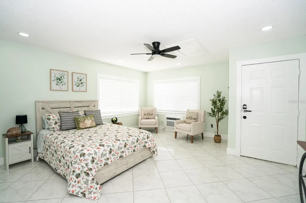 4148 DOLPHIN DRIVE #3 Tampa, FL 33617