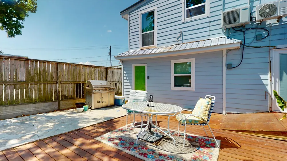 4507 W Bayshore Drive Bacliff, TX 77518