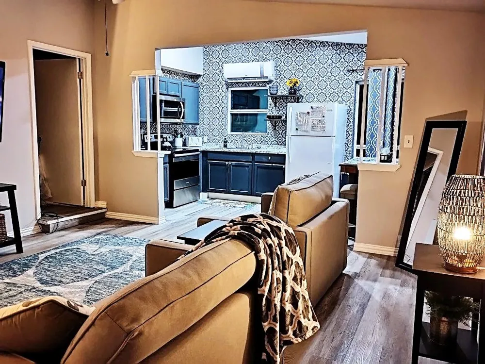 4507 W Bayshore Drive Bacliff, TX 77518